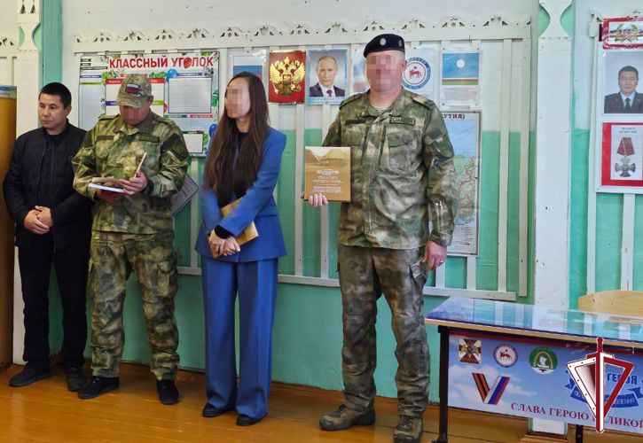 В школе Наторинского наслега Ленского района открыли «Парту Героя» памяти росгвардейца Андрея Ощепкова