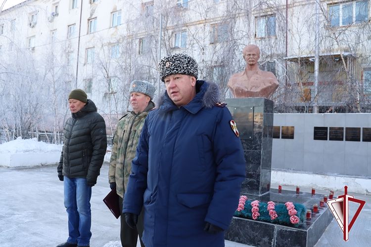 Росгвардейцы почтили память погибших коллег
