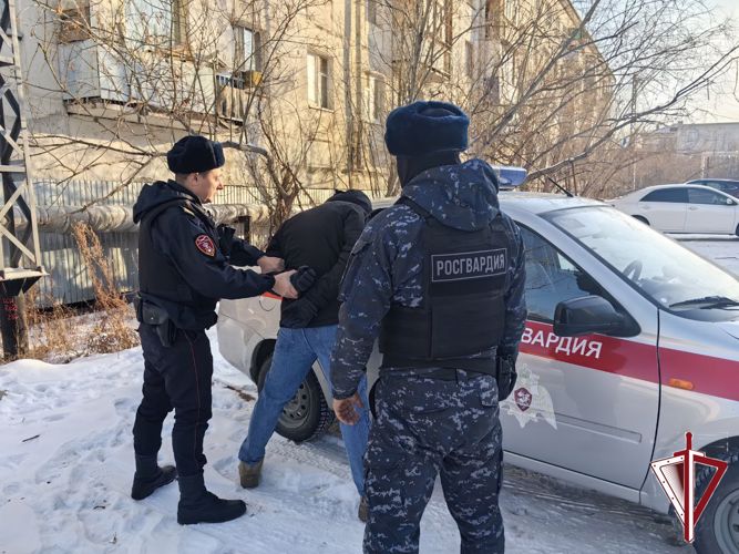 Росгвардейцы задержали подозреваемого в совершении кражи штрабореза из комиссионного магазина