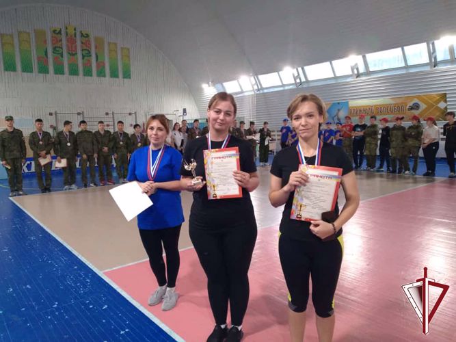 В Алдане прошли соревнования «Мама, папа, я – Динамовская семья!»