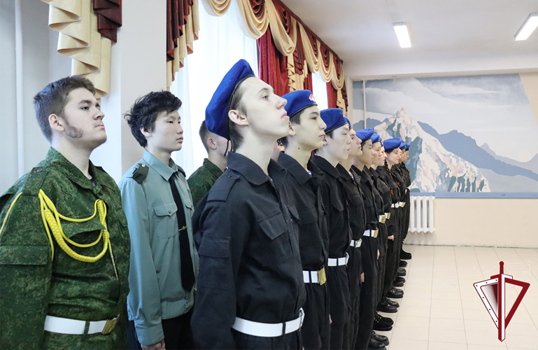 Руководство ОМОН «Бизон» приняло участие в открытии мурала памяти Сергея Черных
