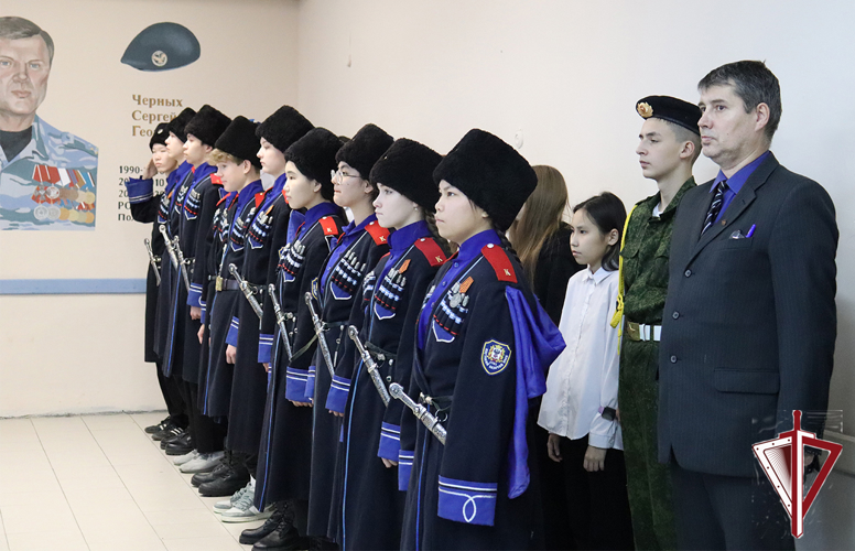 Руководство ОМОН «Бизон» приняло участие в открытии мурала памяти Сергея Черных