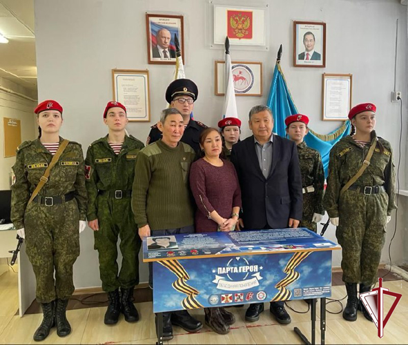 В Олёкминске при участии Росгвардии открыли «Парту Героя» имени Александра Сисина