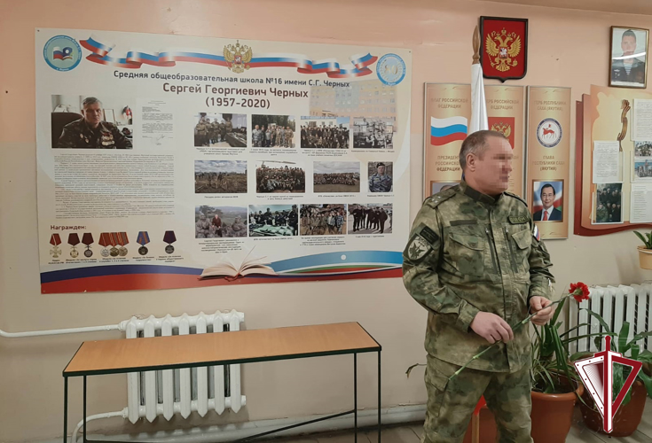 В школе №16 Якутска прошло памятное мероприятие о командире ОМОН Сергее Черных