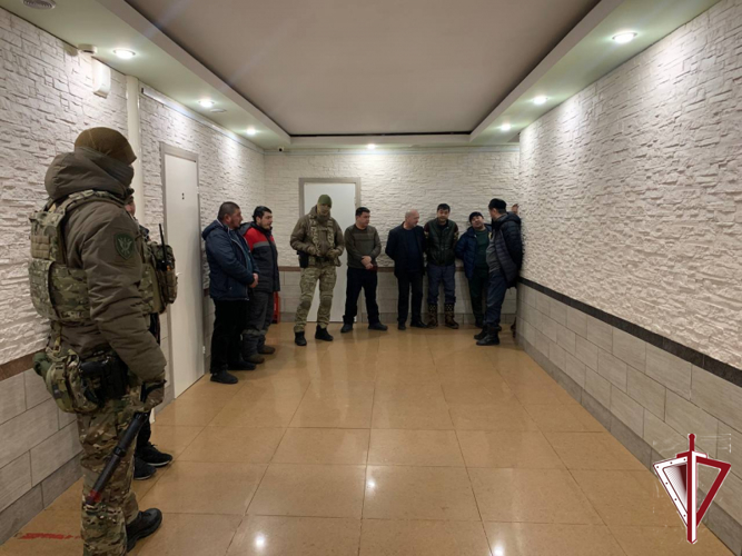 При участии спецназа Росгвардии на территории республики полицией проводится оперативно-профилактическое мероприятие «Иностранец»