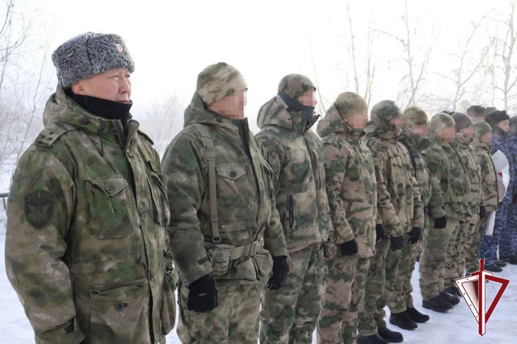 Росгвардейцы почтили память погибших коллег в сквере имени Героя России Александра Рыжикова