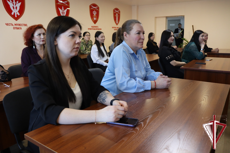 В территориальном Управлении Росгвардии поздравили женщин с наступающим праздником 