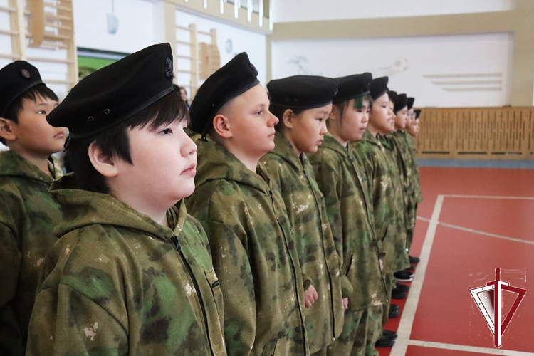 В школе микрорайона Прометей г. Якутска открылся военно-патриотический класс «Гвардейская смена» 