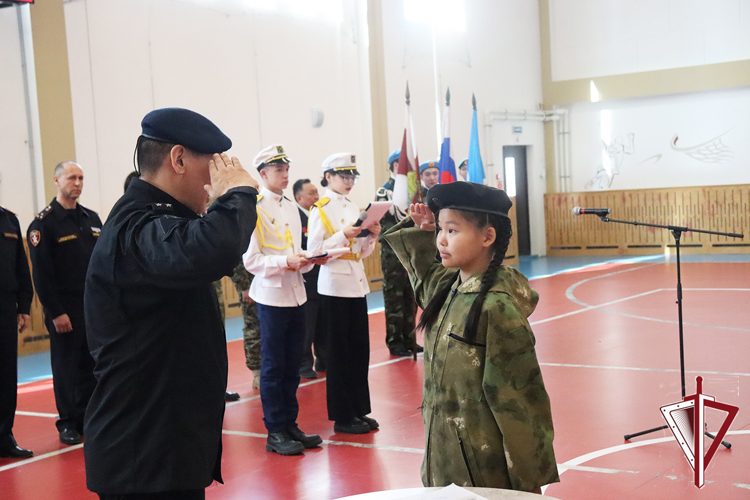 В школе микрорайона Прометей г. Якутска открылся военно-патриотический класс «Гвардейская смена» 