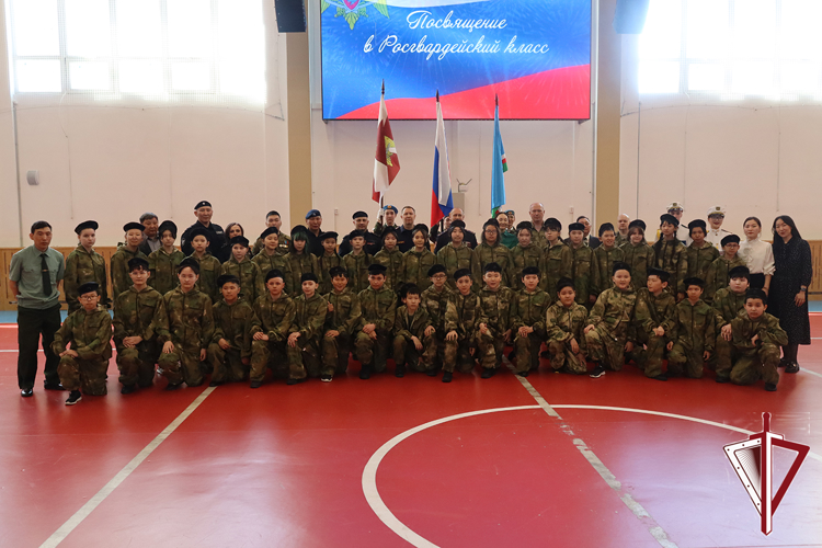 В школе микрорайона Прометей г. Якутска открылся военно-патриотический класс «Гвардейская смена» 