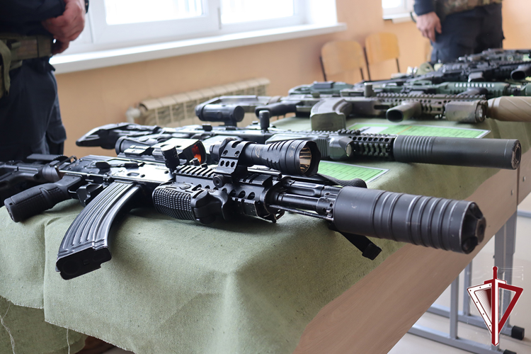 В Якутске ОМОН «Бизон» Росгвардии провел республиканские Чтения «Герои нашего времени» памяти Александра Рыжикова  