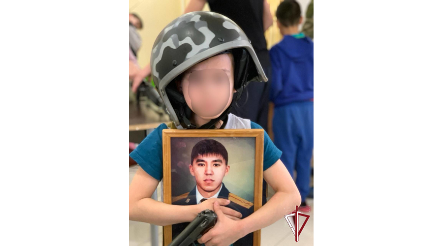 Офицер Росгвардии в детском доме «Берегиня» провел военно-патриотическое занятие