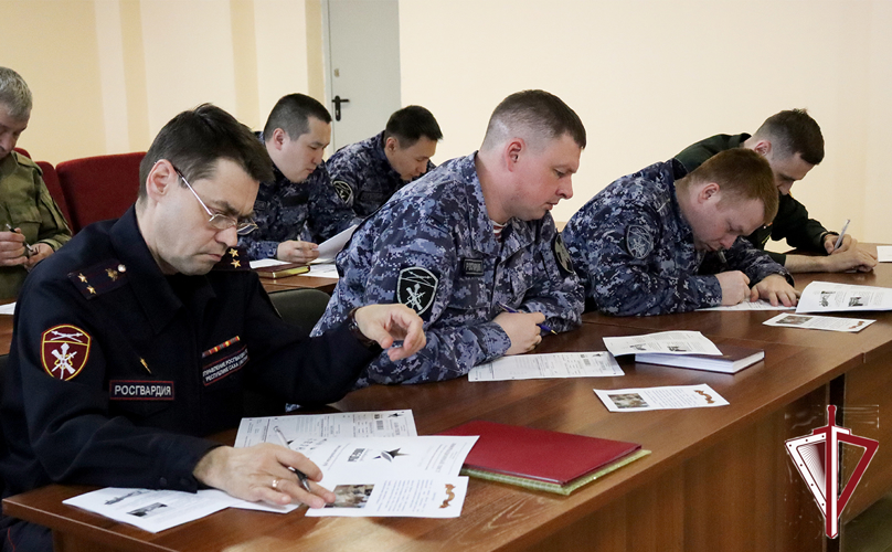 Якутские росгвардейцы приняли участие в исторической акции «Диктант Победы»  