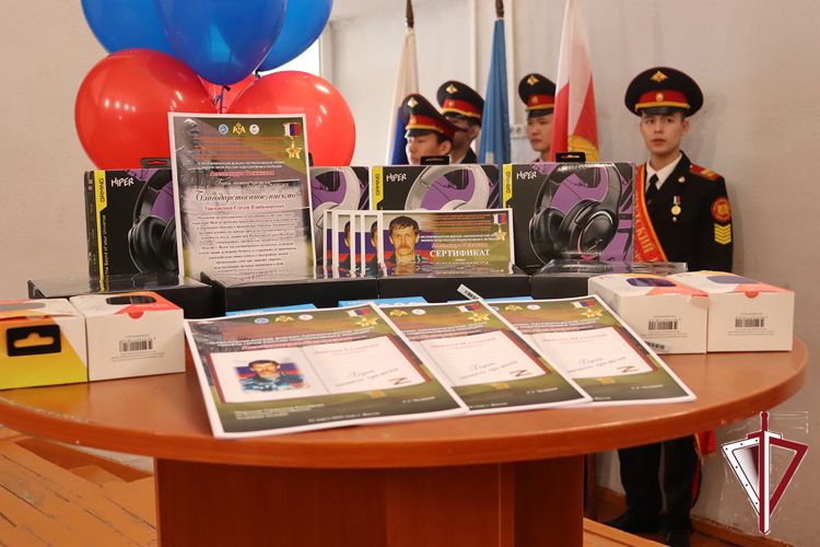 В Якутске ОМОН «Бизон» Росгвардии провел республиканские Чтения «Герои нашего времени» памяти Александра Рыжикова  