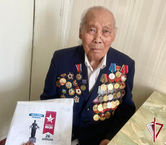 Ветеран вневедомственной охраны Якутии 102-летний участник Великой отечественной войны участвовал в акции «Диктант Победы»