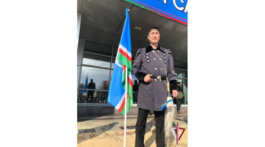 Командир взвода Мирнинского ОВО в День Республики Саха (Якутия) принял участие в праздничном концерте 