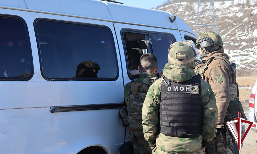 В Якутии с участием спецназа Росгвардии задержаны подозреваемые в коррупционном преступлении 