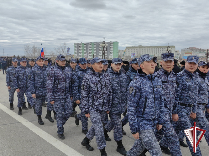 Росгвардейцы приняли участие в репетиции  военно-патриотического парада Победы в Якутске