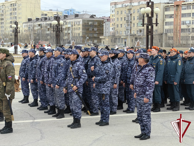 Росгвардейцы приняли участие в репетиции  военно-патриотического парада Победы в Якутске