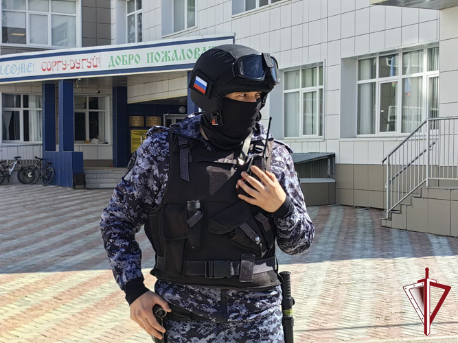 С участием Росгвардии в учебных заведениях Якутии прошли всероссийские антитеррористические учения