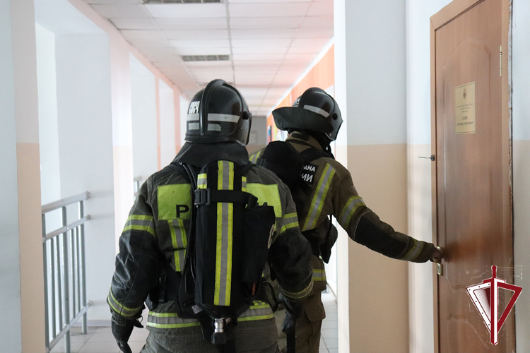 В Якутске Росгвардия  и МЧС провели пожарно-тактические учения  