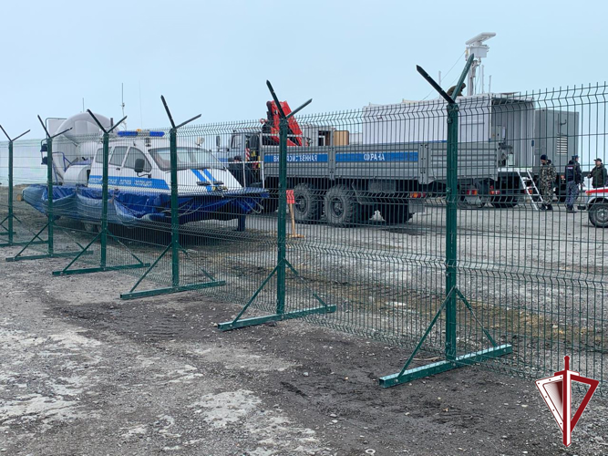 В Тикси Росгвардия провела тактико-специальную тренировку по отражению нападения на охраняемый объект