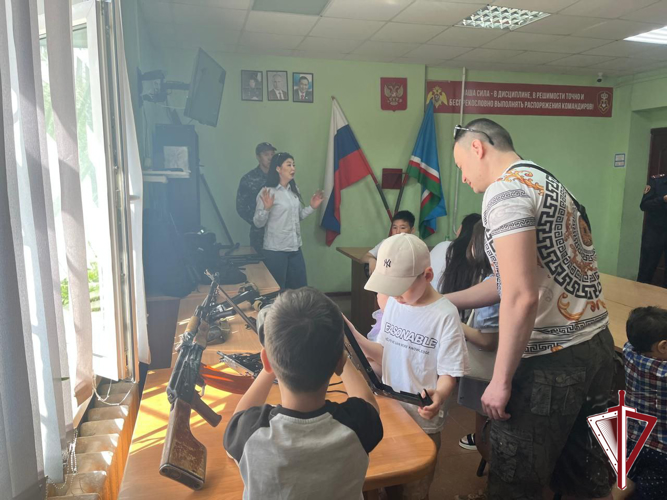 В Якутии идет акция «Росгвардия на страже детства»