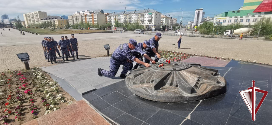 Сотрудники Якутского ОВО присоединились к всероссийской акции Дня памяти и скорби «Я помню» 