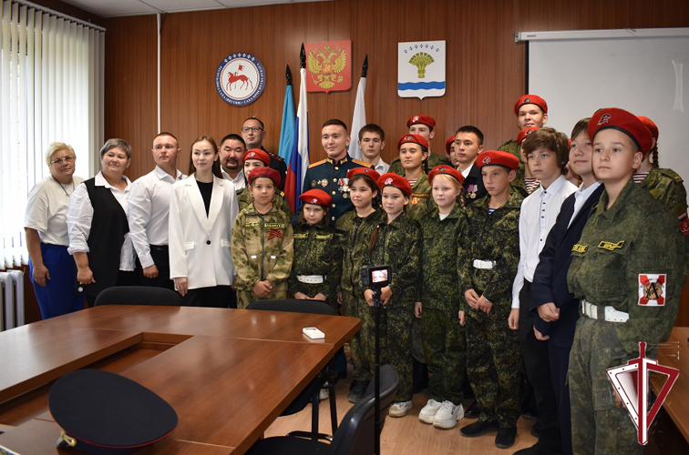 В Олекминске росгвардеец Алексей Антонов принял участие в патриотическом слете молодежи «Мы вместе»  