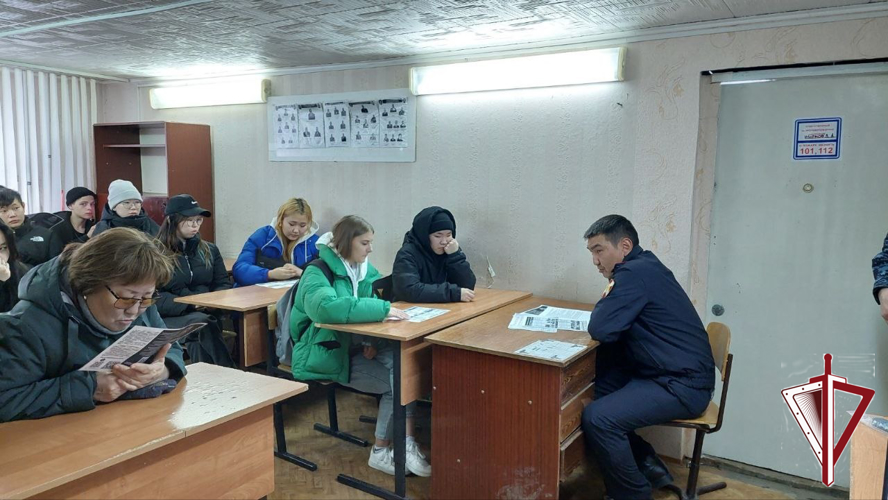 В Депутатском прошли профориентационные уроки для старшеклассников по поступлению в военные ВУЗы          