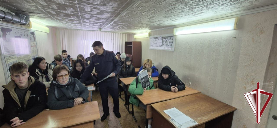 В Депутатском прошли профориентационные уроки для старшеклассников по поступлению в военные ВУЗы          