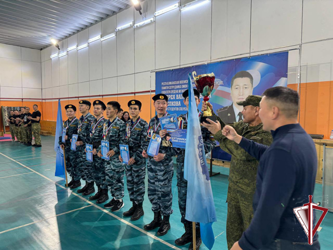В училище олимпийского резерва прошла военизированная эстафета памяти погибшего омоновца Андрея Ощепкова