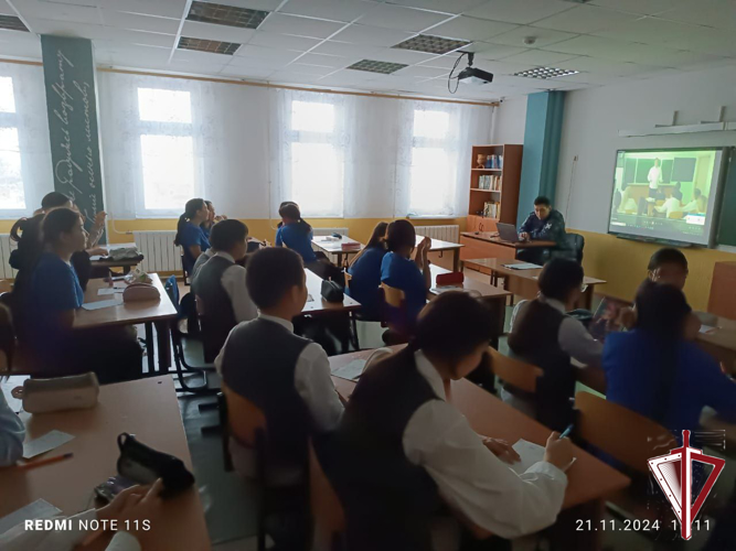 В Нюрбинском техническом лицее росгвардейцы провели урок "Герои России среди якутян" 