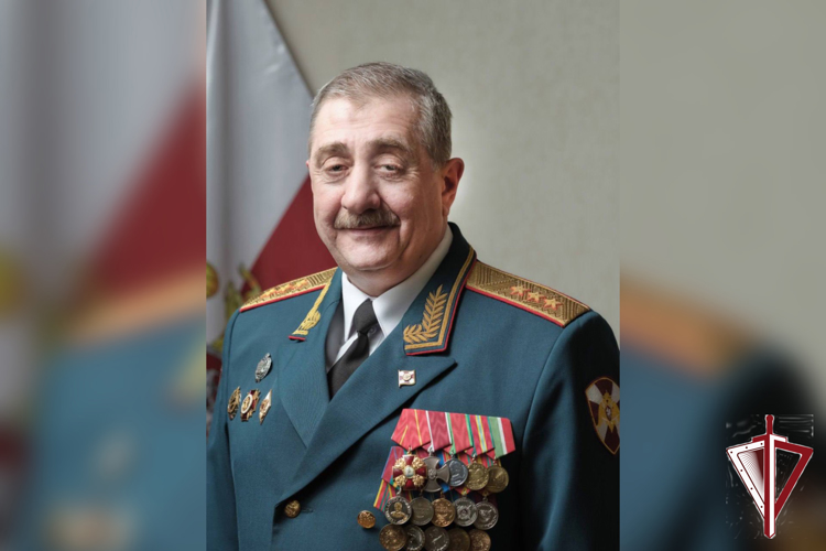 Командующий Восточным округом Росгвардии генерал-полковник Игорь Голлоев поздравил личный состав с наступающим Новым годом