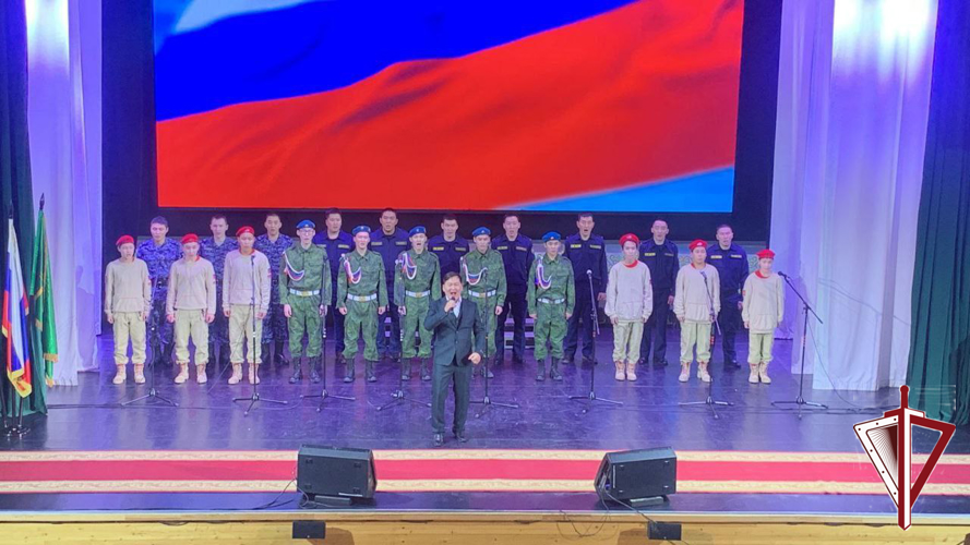 Сунтарские росгвардейцы выступили в районном мероприятии, посвященном началу Года Героев Отечества в России   