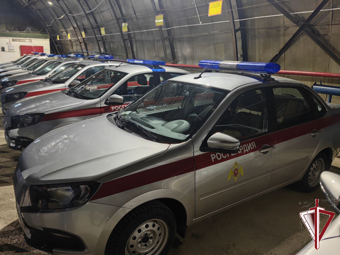 Новые служебные автомобили «Лада гранта» получили росгвардейцы Алданского и Кобяйского районов за лучшие показатели в службе     
