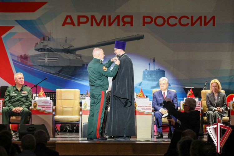 Генерал-полковник Алексей Воробьев принял участие в пленарном заседании Международных Рождественских образовательных чтений