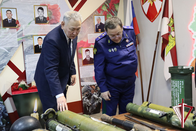 Военнослужащим и сотрудникам Росгвардии вручили награды в канун празднования Дня защитника Отечества