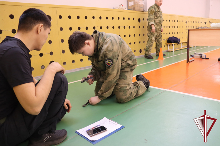 В Якутске отметили 15-летие военно-патриотического клуба имени Героя России Александра Рыжикова  