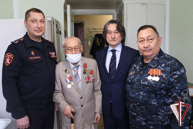 Юбилейную медаль «80 лет Победы» вручили ветерану Великой отечественной войны Семену Колтовскому