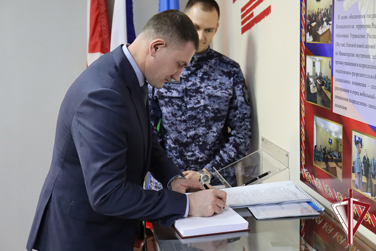 Военнослужащим и сотрудникам Росгвардии вручили награды в канун празднования Дня защитника Отечества