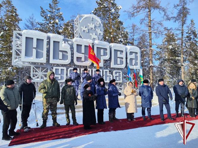Нюрбинские росгвардейцы принимают участие в республиканской эстафете "Знамя Победы"   