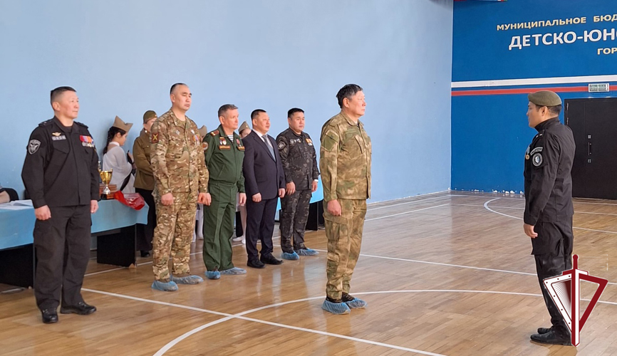 С участием ОМОН «Бизон» в Якутске прошли военно-спортивные соревнованиях на призы ДЮСШ №2  