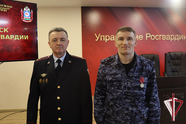 В День войск национальной гвардии Российской Федерации лучших сотрудников и военнослужащих Росгвардии чествовали в Якутске