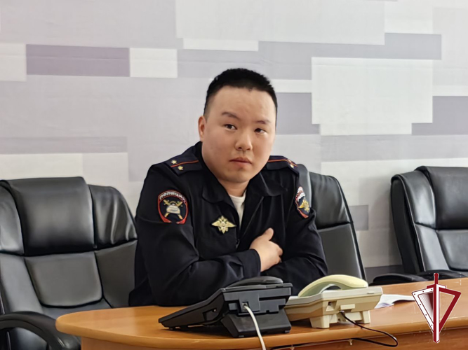 Инспектор ДПС провел лекцию для личного состава УВО Росгвардии о безопасности дорожного движения 
