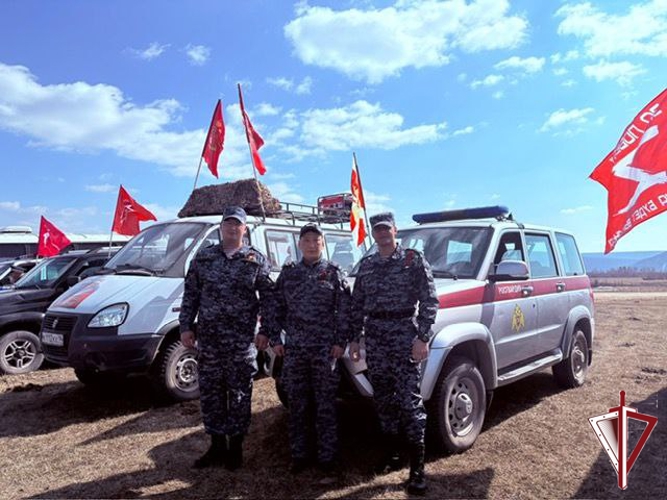 В Олекминске Росгвардия присоединилась к автопробегу «Вахта памяти-2025» и к проведению акции «Георгиевская ленточка»  