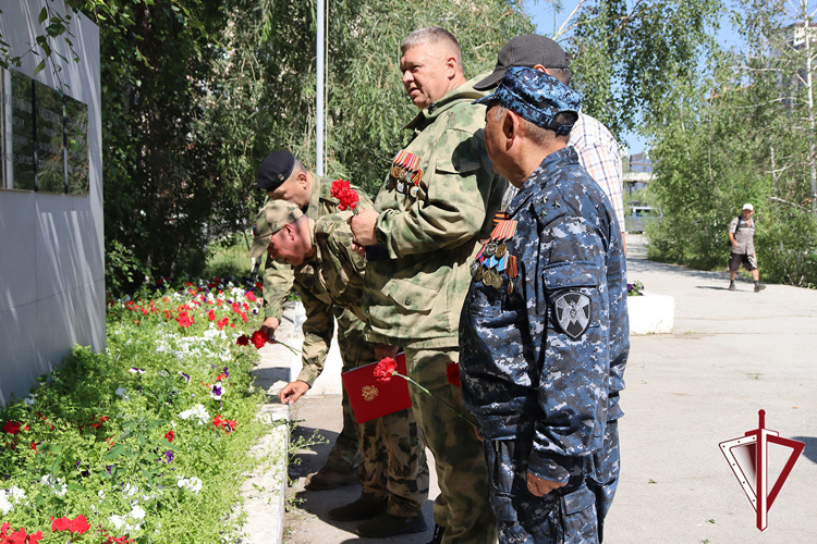 В Якутске почтили память бойцов ОМОН «Бизон» 