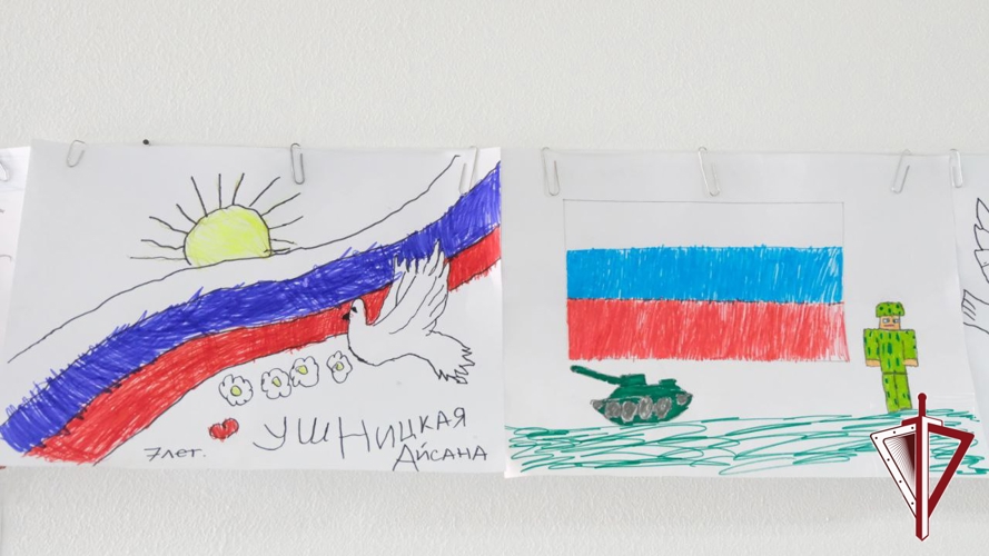 Дети росгвардейцев Якутского ОВО получили призы за участие в конкурсе рисунков