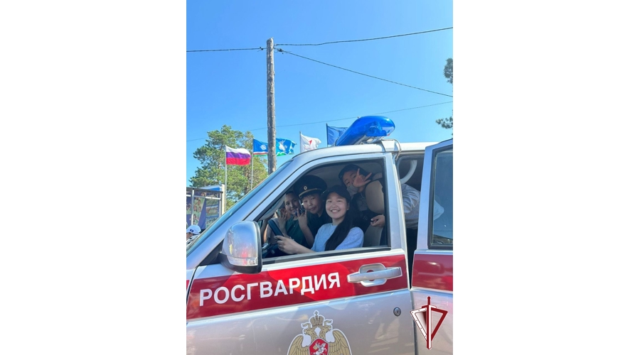 Сотрудники Росгвардии провели патриотическое мероприятие для детей в лагере «Сайдыс»  