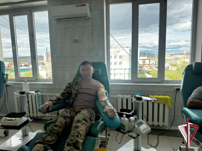 Военнослужащий якутской Росгвардии принял участие в добровольной сдаче крови